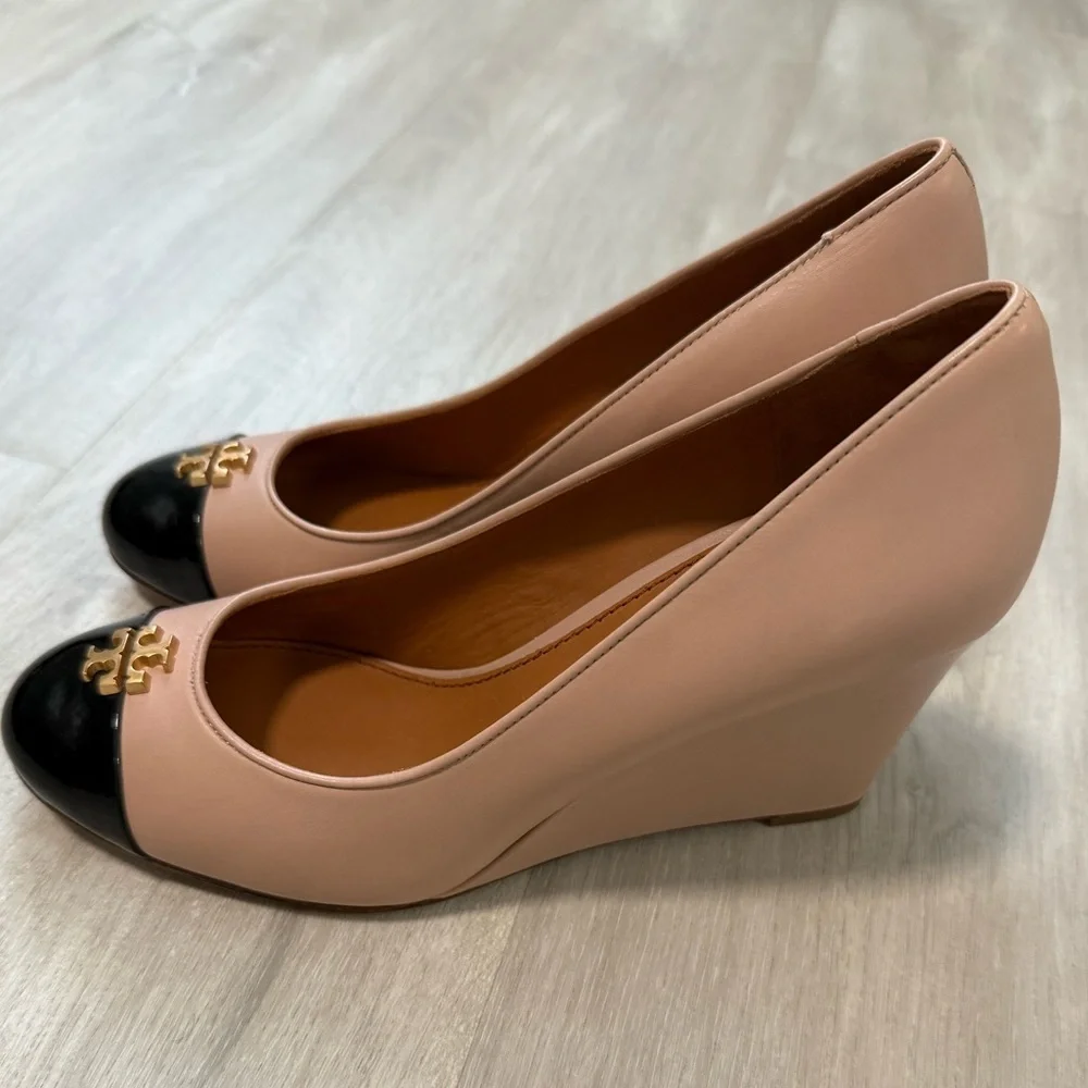 Tory Burch Black and Tan Wedge Shoes pumps Sz 8 M - Picture 12 of 16